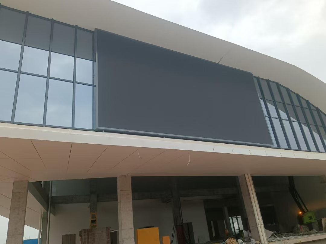廣西一建機(jī)場(chǎng)高速服務(wù)區(qū)綜合型工程項(xiàng)目day6